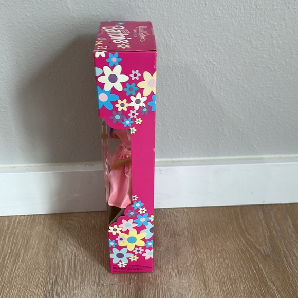 Vintage Russell Stover Candies Barbie – 1996 Special Edition – NIB - Picture 3 of 5